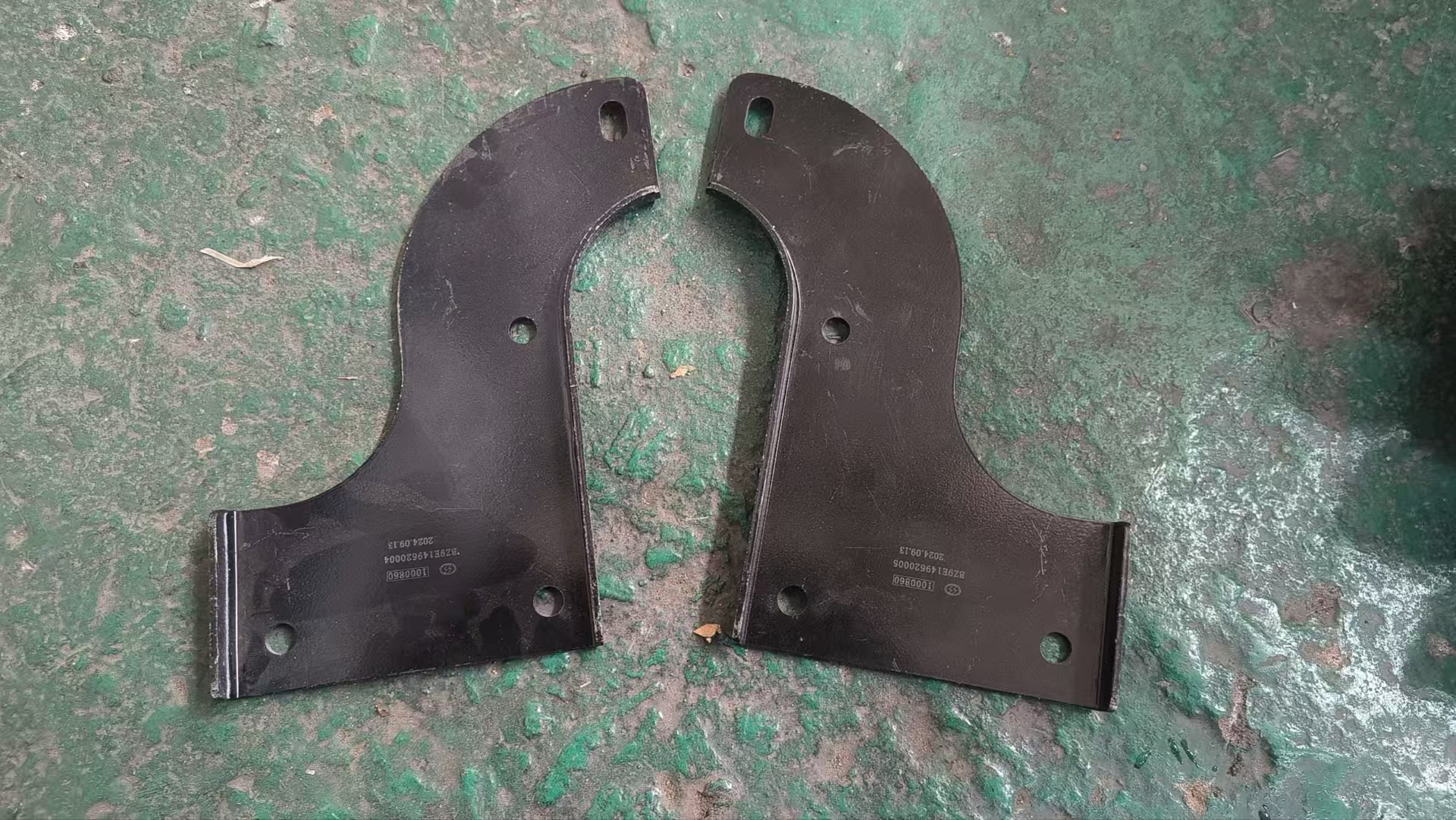 陕汽S300左右外侧板支架CS62489