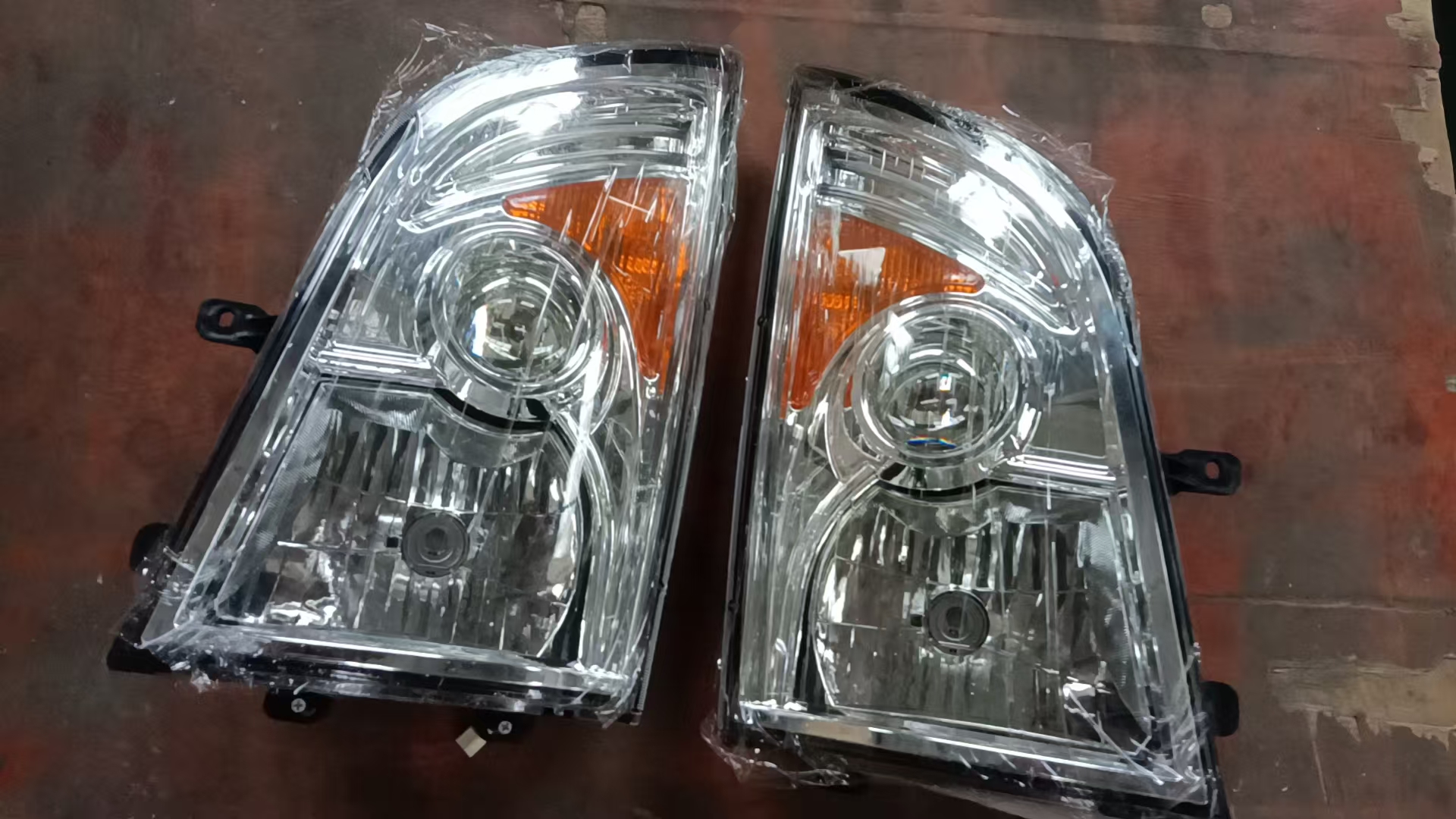 奥普力新款大灯cs354228